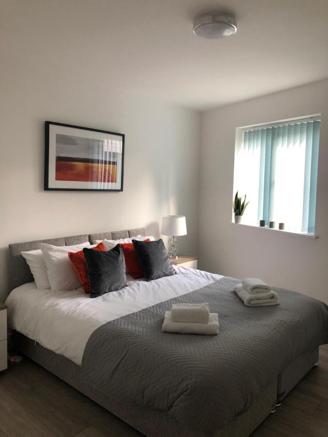 Pristine Luton Apartment Flat 3 Tavern Court Bagian luar foto